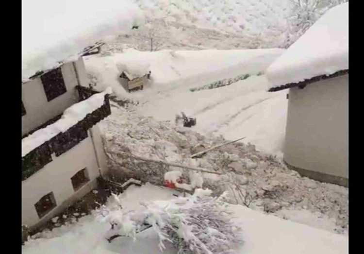 valanga-di-neve-e-fango-si-abbatte-in-val-martello:-video-impressionante