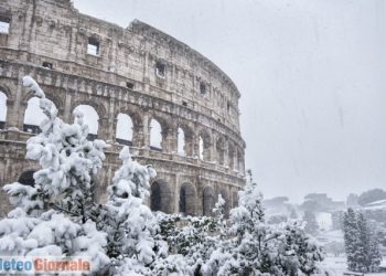 roma-7-anni-fa-sotto-la-neve.-video-meteo,-cosi-si-sciava-al-colosseo