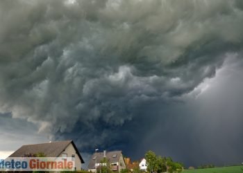 meteo-domani,-nuovi-violenti-temporali-al-nord.-peggiora-sul-centro-italia