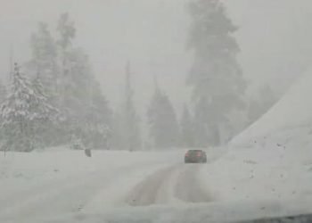 meteo-avverso-in-california:-nubifragio-su-los-angeles,-immense-nevicate-in-montagna