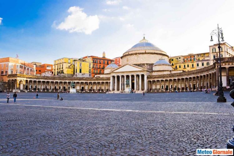 meteo-napoli:-riecco-il-sole,-ancora-vento-forte-sabato