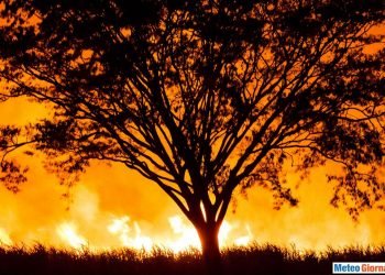 meteo-australia,-da-un-estremo-all’altro:-caldo-atroce,-grandinate,-incendi-e-fumo