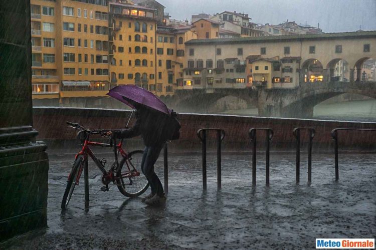 meteo-firenze:-piogge-e-temporali-nel-weekend,-continuo-viavai-di-perturbazioni