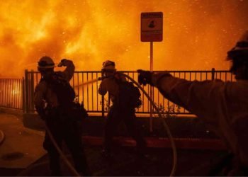 meteo-usa-estremo:-in-california-devastanti-incendi-per-siccita