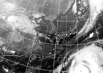 super-tifone-minaccia-il-giappone,-una-delle-tempeste-piu-forti-di-sempre