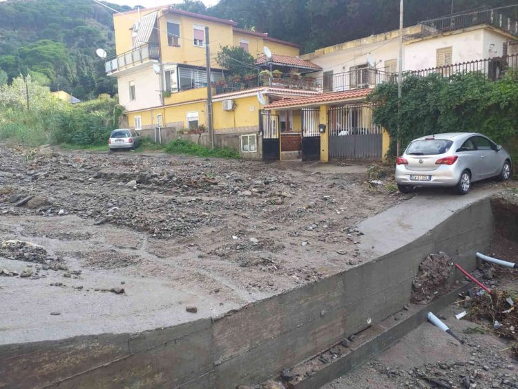 messina,-esonda-torrente-san-michele-a-causa-del-nubifragio:-video-meteo