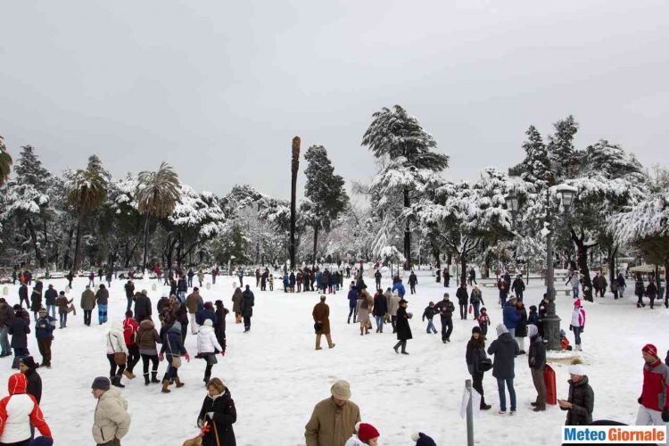 roma-sotto-la-neve,-vista-dall’alto.-video-meteo-emozionante