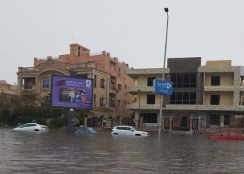 piogge-insolite-in-egitto,-strade-sott’acqua-al-cairo