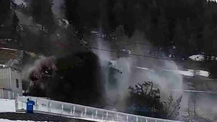 frana-rovinosa-vicino-a-courmayeur,-video-impressionante:-panico-e-boato