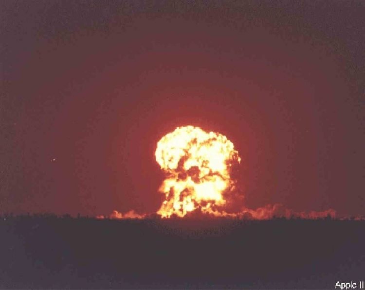 i-test-nucleari-usa-in-un-incredibile-filmato