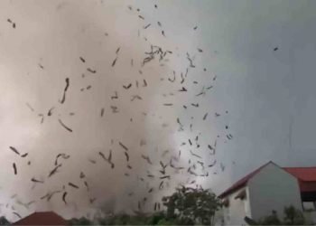 vietnam,-ripreso-in-video-un-incredibile-tornado!