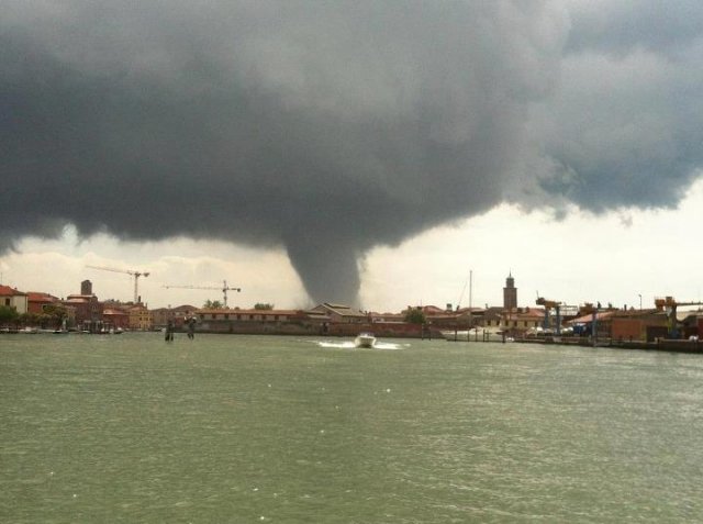 tornado-distruttivo-sulla-laguna-di-venezia,-fu-un-episodio-impressionante
