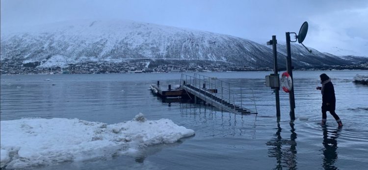 ciclone-bomba-in-norvegia:-“storm-surge”-e-voli-aerei-interrotti