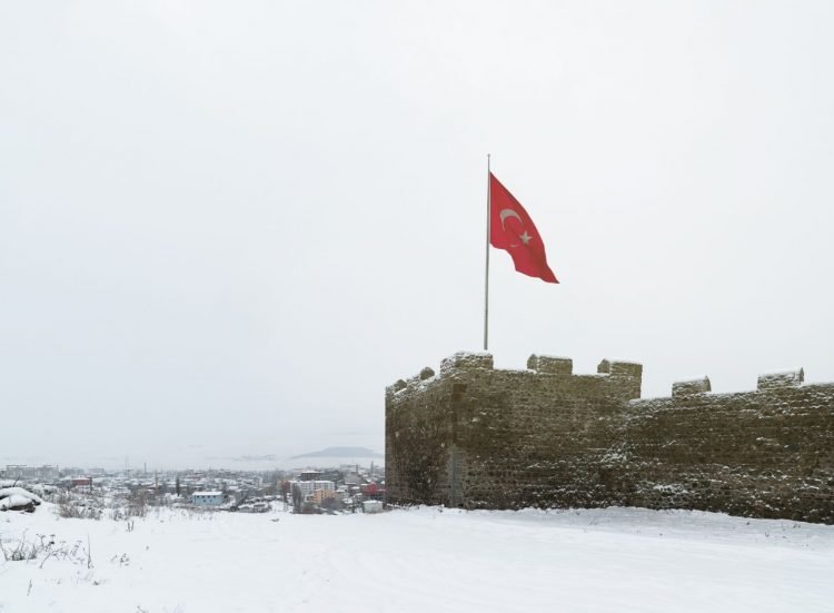 grande-gelo-e-forti-nevicate-in-turchia-orientale