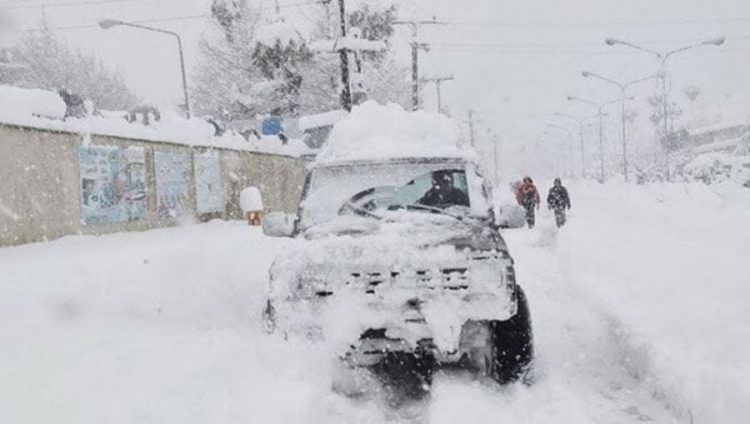 tempesta-di-neve-colpisce-l’iran,-causando-morti-e-grossi-danni