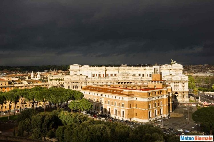 meteo-roma:-pioggia-da-domenica,-seguira-ancora-piu-maltempo-con-vento-forte