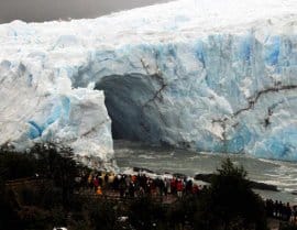 patagonia:-il-ghiacciaio-perito-moreno-vicino-a-una-insolita-rottura-invernale