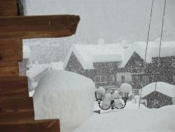 la-grande-neve-fuori-stagione:-oltre-4-metri-sulle-alpi!