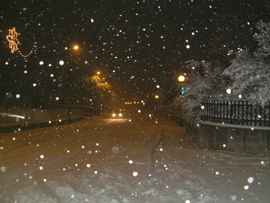 la-piu-forte-nevicata-del-decennio-investe-il-nord-italia:-punte-di-mezzo-metro-di-neve-anche-in-pianura-forti-nevicate-presto-anche-in-piemonte.-piogge-sulle-tirreniche