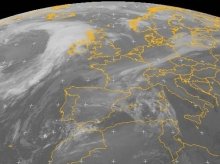 fronte-freddo-centro-europeo-e-flussi-umidi-occidentali-affiancano-il-grande-ciclone-nord-atlantico