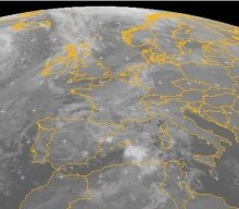 energica-pressione-del-fronte-polare,-nuvole-e-nebbie-sovrastano-il-centro-europa