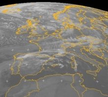 folte-nubi-con-precipitazione-sul-centro-europa,-l’italia-protetta-dalla-risalita-subtropicale