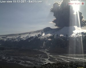 fuoco-e-freddo-in-islanda:-venti-da-nord,-gelo-e-nube-vulcanica-sospinta-verso-l’atlantico-e-l’europa