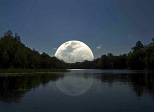 alone-di-mistero-che-circonda-la-luna:-le-nuove-scoperte-le-darebbero-200-milioni-di-anni-in-meno