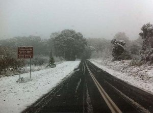 gelo-e-neve-autunnale-in-australia,-neve-tardoprimaverile-in-colorado