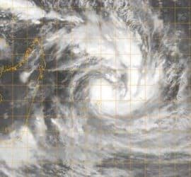 hennie,-tropical-storm-nell’oceano-indiano-meridionale,-si-dirige-verso-mauritius