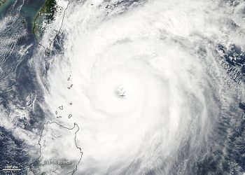 tifone-jelawat-prosegue-la-sua-marcia,-avviso-di-tempesta-sull’est-taiwan