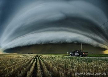 sconvolgenti-supercelle-e-tornado-in-canada,-foto-e-video