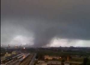 taranto:-f2,-forse-f3-video-tornado-dispersi.-clima-cambia