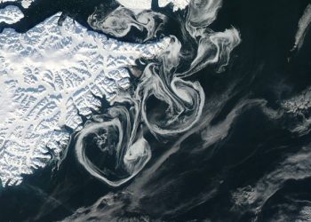 spettacolari-vortici-di-ghiaccio-a-ridosso-delle-coste-della-groenlandia