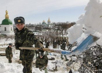kiev,-rimosse-74-mila-tonnellate-di-neve!