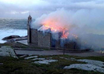 brucia-famoso-santuario-in-galizia:-colpa-di-un-fulmine,-foto