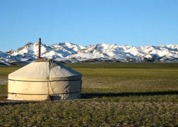 e’-gia-forte-gelo-in-mongolia:-prima-neve-a-ulaan-baatar