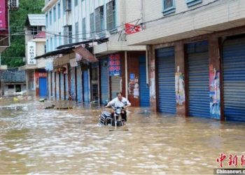 sud-cina-afflitto-da-piogge-e-grandine-torrenziali:-oltre-50-vittime