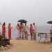 matrimonio-in-spiaggia-con-il-fulmine-che-cade-a-pochi-passi:-video
