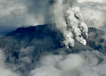 giappone,-improvvisa-esplosione-del-vulcano-“ontake”:-30-i-morti