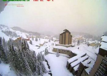 forti-nevicate-sulle-alpi-svizzere-tra-canton-ticino-e-grigioni