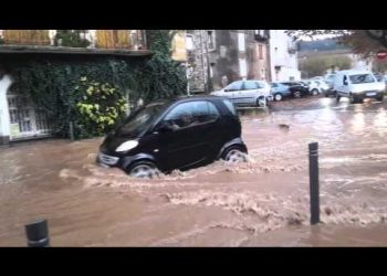 alluvioni-francia:-il-centro-di-bedarieux-invaso-dall’acqua