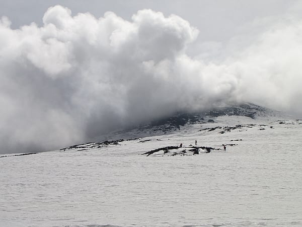 immagine 5 del capitolo 1 del reportage foto etna scalata del vulcano fra neve e nubi di vapore