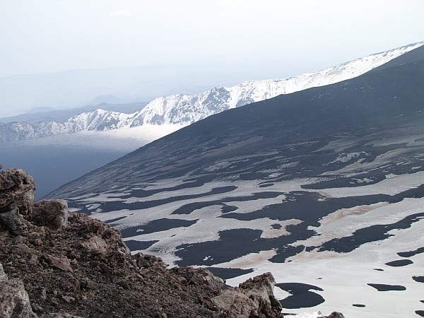 immagine 3 del capitolo 2 del reportage documento esclusivo dalletna scalata del vulcano fra neve e nubi di vapore